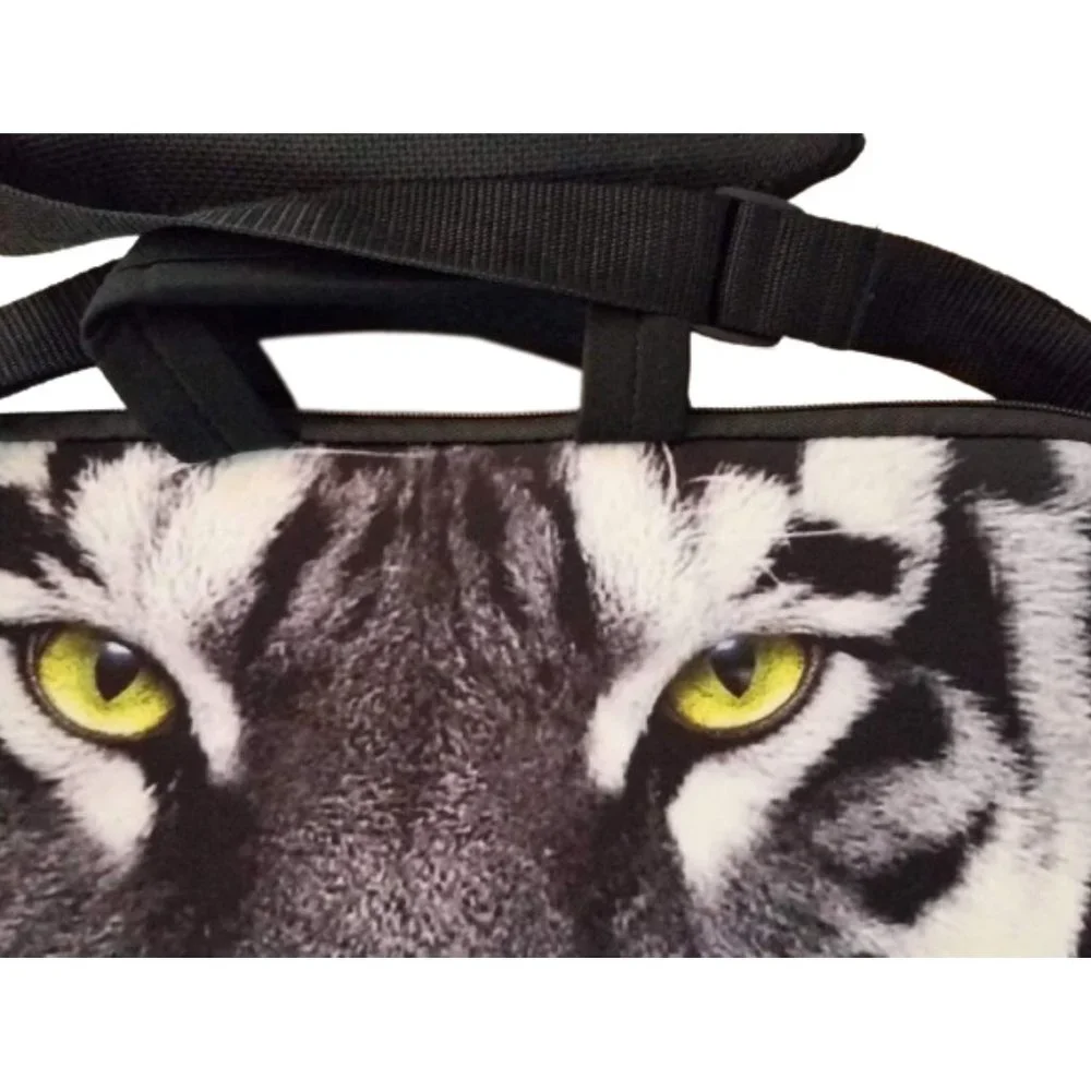 LUXBURG Netbook Laptop Case Bag Cover With Strap - Black & White Tiger 16